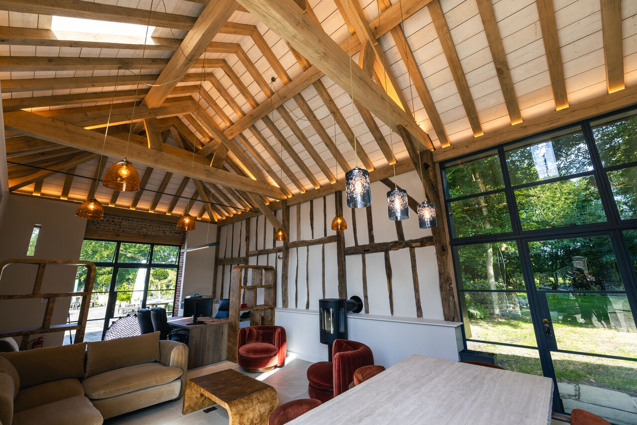 Kingston Manor flint barn restoration