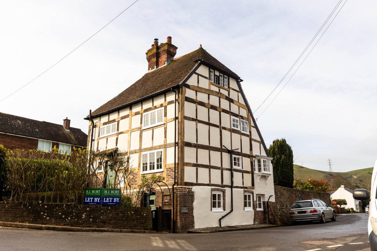 Restoration of a Grade II listed cottage